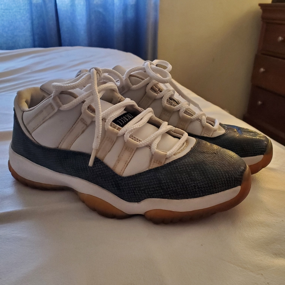 2001 Jordan Retro 11 Low Navy Snakeskin (Size 9)